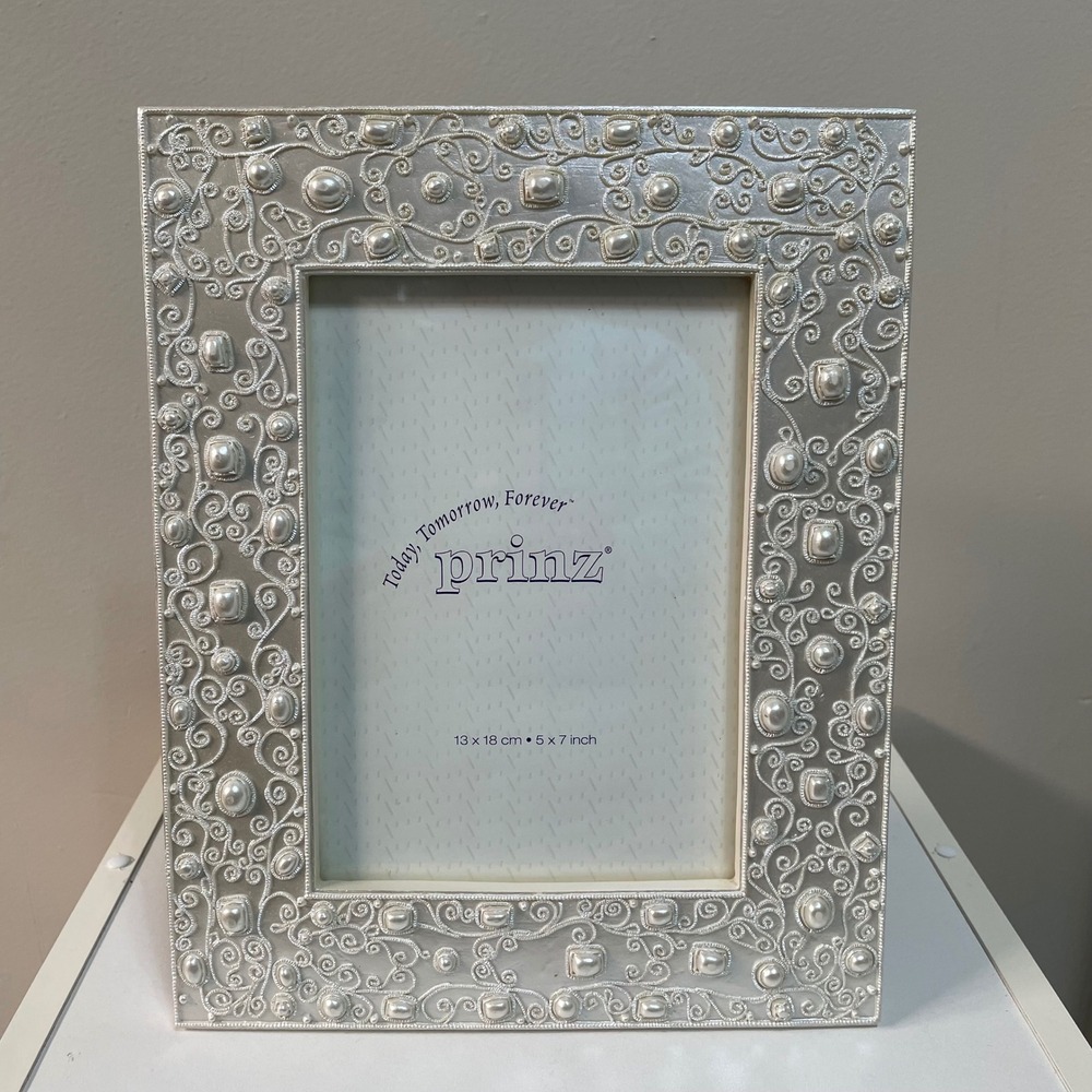 Prinz‎ White Pearl Beaded Swirl Design Photo Picture Frame 5x7 Home Decor